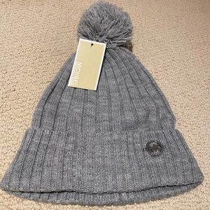 Gray beanie with Pom Pom
